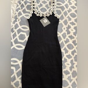 Floral Neckline Black Bodycon Dress